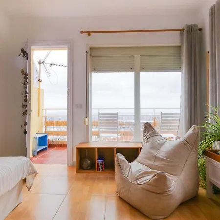 Apartment Surf & *